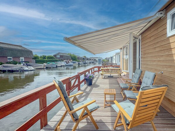 Property grounds - Air-conditioned chalet with a waterside terrace (Breukelen)