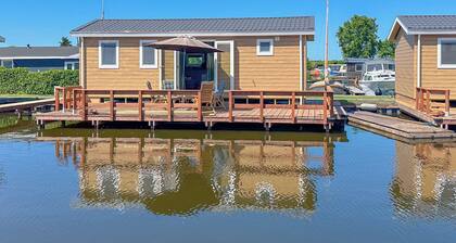 Klimatisiertes Chalet mit Terrasse am Wasser