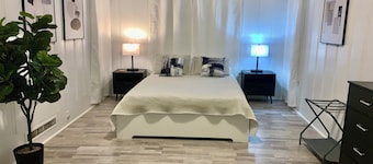 Charming 2-bedroom house in El Centro with WiFi, AC