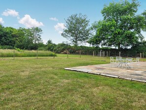 Property grounds - 1 bedroom accommodation in Writtle, near Chelmsford (Writtle, near Chelmsford)