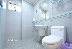 Comfort Double Room | Bathroom