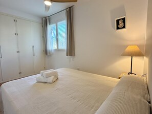 3 chambres, fer et planche à repasser, accès Internet, draps fournis