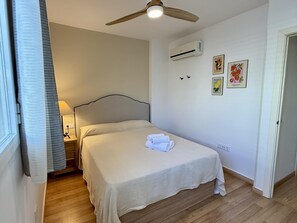 3 chambres, fer et planche à repasser, accès Internet, draps fournis