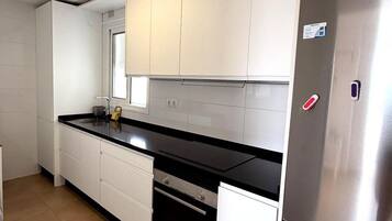 Réfrigérateur, micro-ondes, four, lave-vaisselle