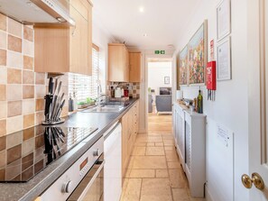 Dishwasher, cookware/dishes/utensils