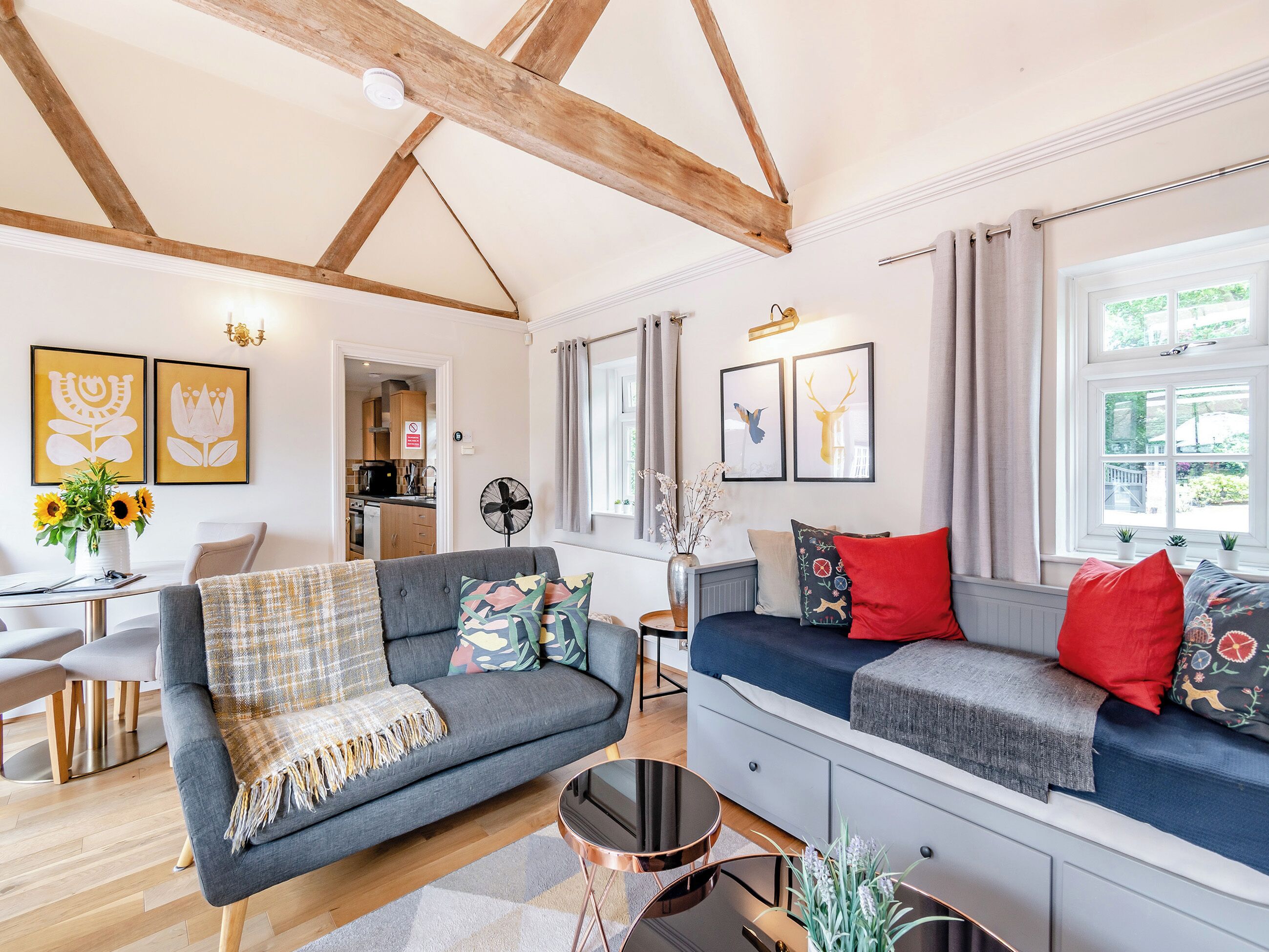 Living room/dining room | The Pool House - Whitmoor Farm, Woking, near Guildford