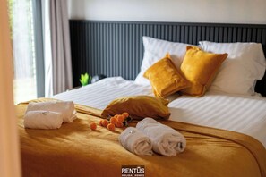 4 عدّة غرف نوم ومكتب ومكواة/لوح كي وواي فاي