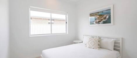 4 bedrooms, desk, iron/ironing board, WiFi