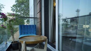Suit Room With City & Balcony View | Balcony