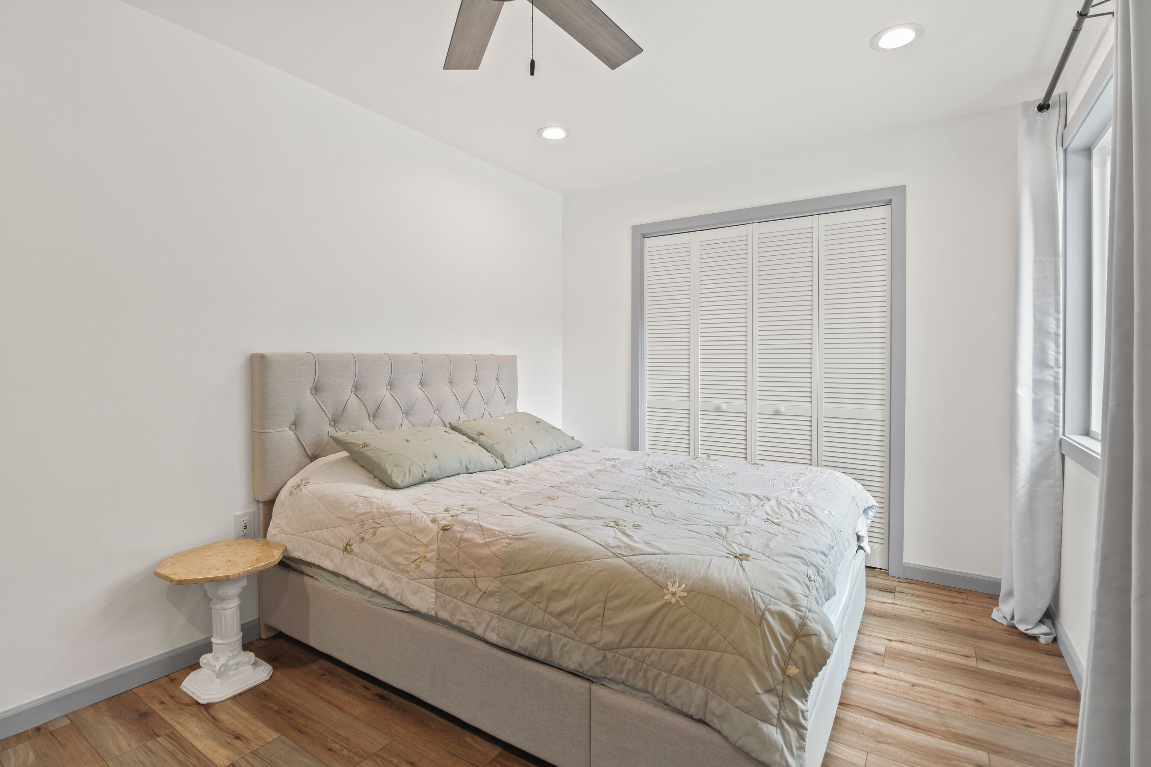 3 soverom, strykejern/-brett, wi-fi og sengetøy