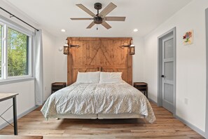 3 soverom, strykejern/-brett, wi-fi og sengetøy