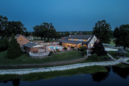 Gated 35-Acre De Soto Estate: Pool, Lake & Patio!