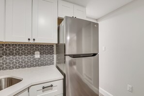 Interior - 2 Mi to National Mall: Walkable DC Studio! (Washington)