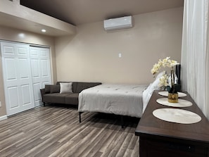 Iron/ironing board, free WiFi, bed sheets, wheelchair access