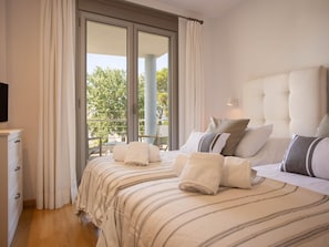 3 habitaciones, tabla de planchar con plancha y internet 