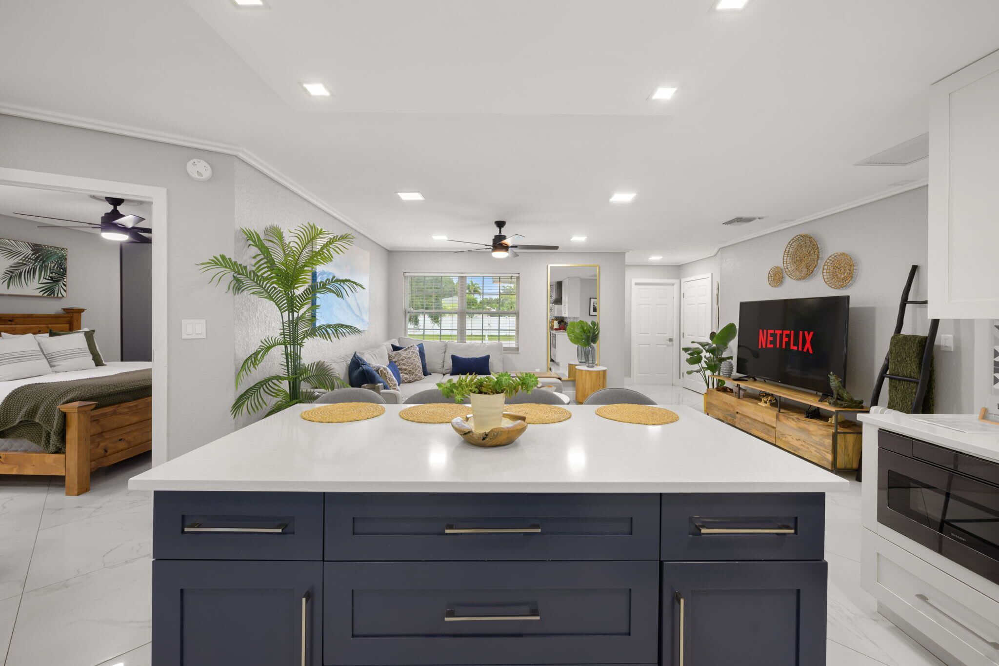 3 bedrooms, iron/ironing board, WiFi, bed sheets