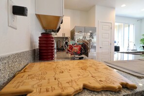 電子レンジ、オーブン、コンロ、食器洗い機