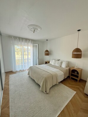 3 bedrooms, iron/ironing board, free WiFi, bed sheets