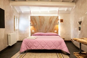 1 chambre, fer et planche à repasser, lit parapluie, Wi-Fi gratuit