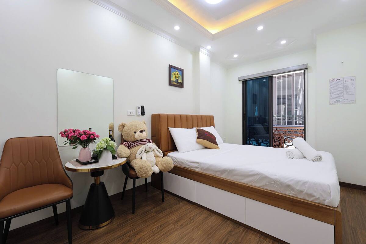 Luxe beddengoed, een bureau, gratis wifi, beddengoed