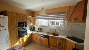 Micro-ondes, four, plaque de cuisson, lave-vaisselle