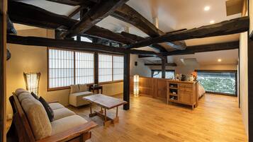 Luxury Suite, River View, Corner | Premium bedding, down duvets, free minibar, individually decorated