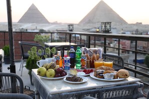 Free daily on-the-go breakfast
