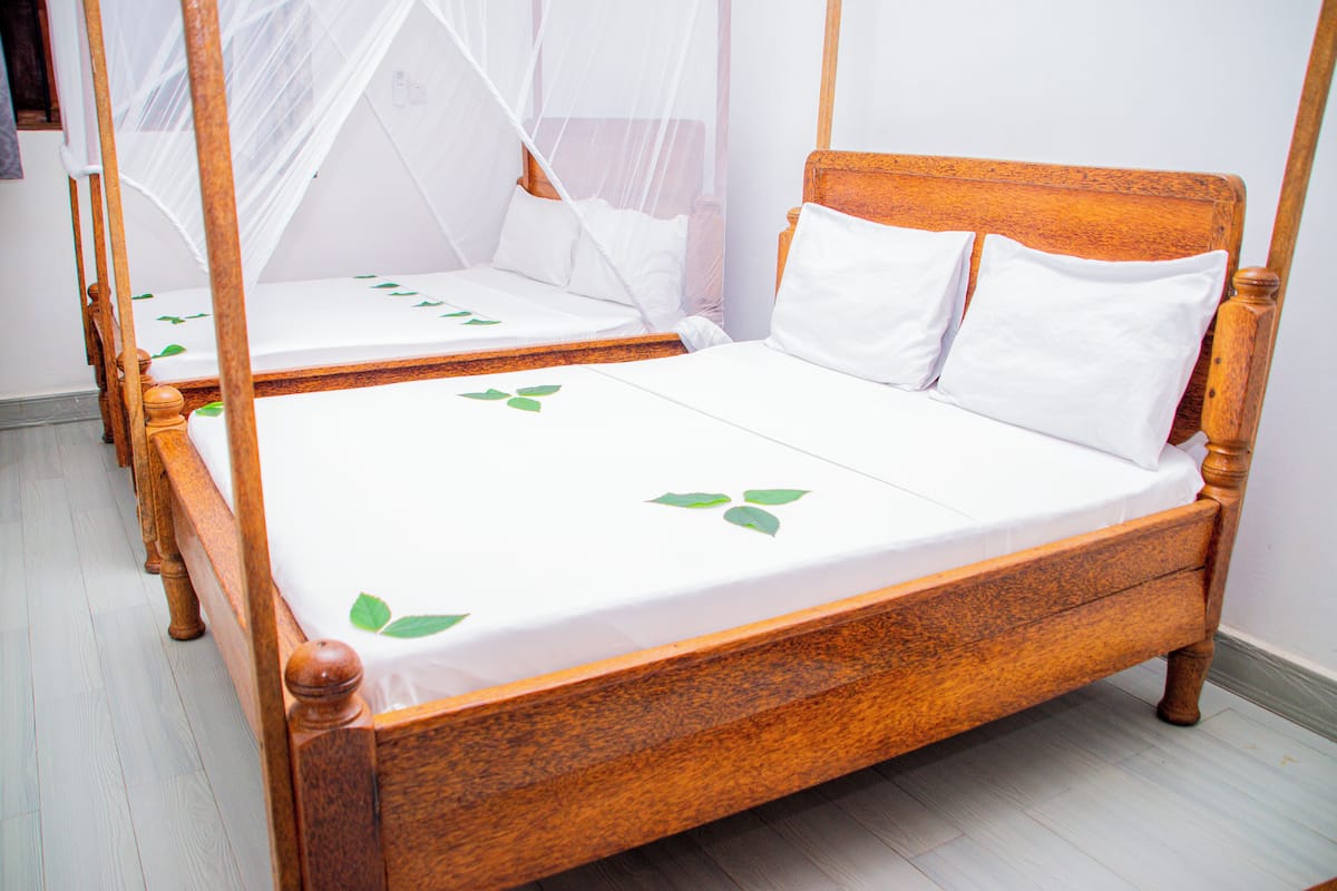 Laptop workspace, free WiFi