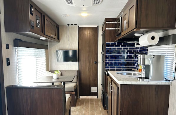 Deluxe Mobile Home | Living area