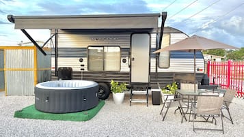 Deluxe Mobile Home | Living area