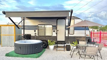 Deluxe Mobile Home | Living area