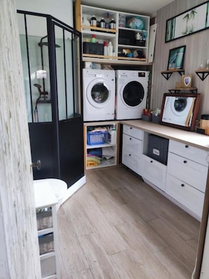 Shower, towels, toilet paper