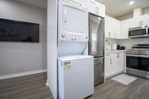 Mikrowelle, Ofen, Herdplatte, Geschirrspüler