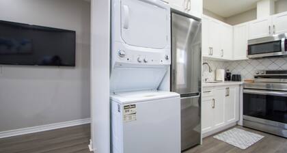 Cozy & contemporary Downtown Gem | Entire 1BR/1BR with 1 parking space
