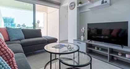 Andrea 3-BR Apt in Mackenzie With Pool