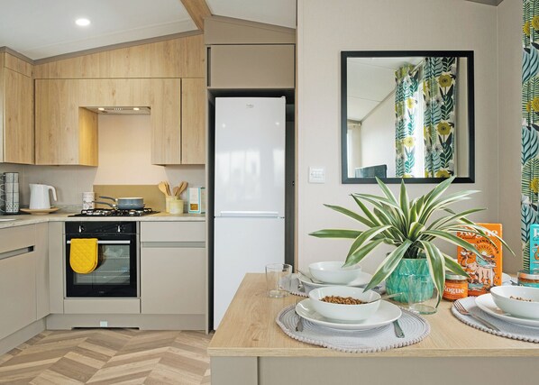 Fridge, oven, stovetop, toaster