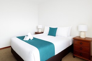 Standard Double Room | Desk, laptop workspace, iron/ironing board, free WiFi