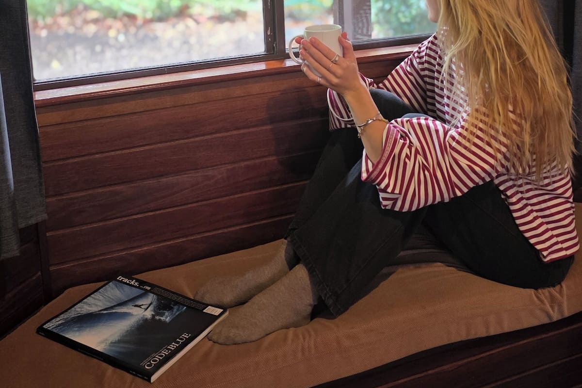 Schreibtisch, laptopgeeigneter Arbeitsplatz, Bügeleisen/Bügelbrett