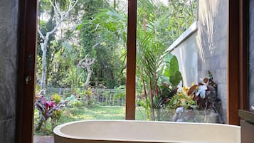 ลักซ์ชัวรี่วิลล่า, วิวภูเขา | ห้องน้ำ | ของใช้ในห้องน้ำฟรี, สบู่, ยาสระผม, กระดาษชำระ
