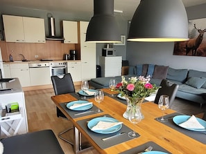 Apartment | Dining