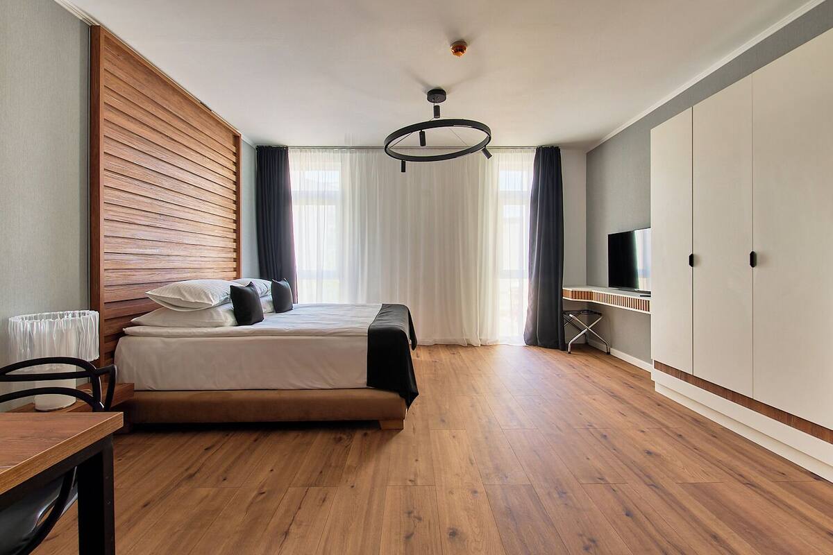 Studio | In-room safe, individually decorated, individually furnished