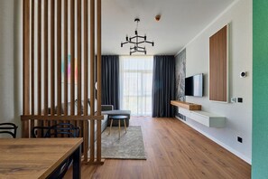 Apartment | In-room safe, individually decorated, individually furnished