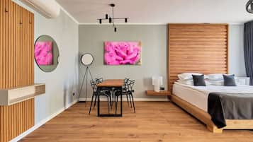 Studio | In-room safe, individually decorated, individually furnished