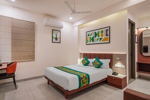 Deluxe Double Room - Treebo Premium Hydotel, Hi-Tech City (Hyderabad)