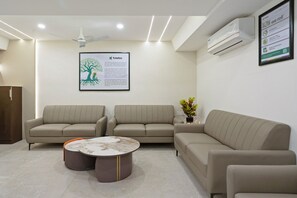 Reception - Treebo Premium Hydotel, Hi-Tech City (Hyderabad)