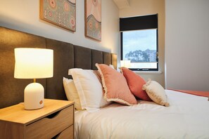 2 bedrooms, in-room safe, iron/ironing board, free WiFi