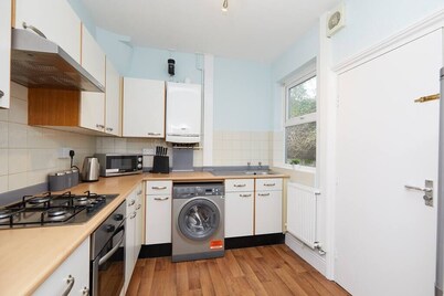 4 Bed Derby House - Long Stay & Groups - Free Parking