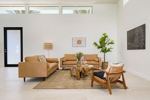 Smart TV, fireplace, stereo, offices