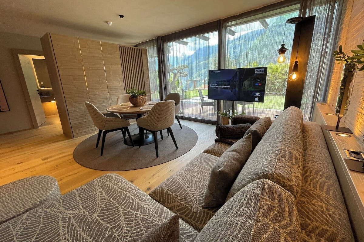 Coffres-forts dans les chambres, bureau, rideaux occultants