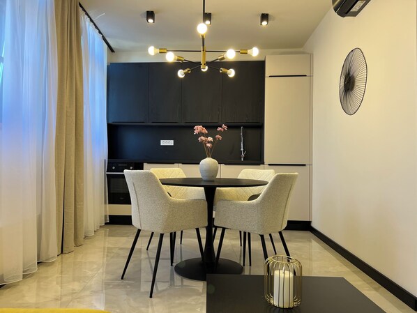 Dining - Luxury apartment Central 2, Crikvenica, near beach and city center (Crikvenica)